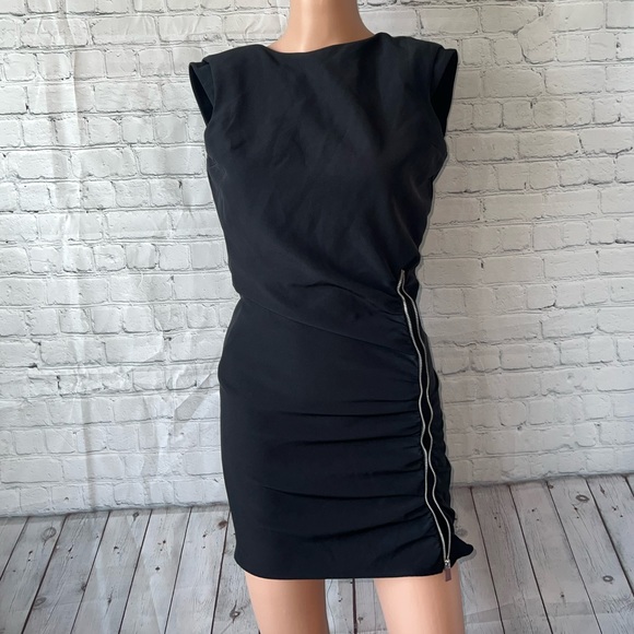 Zara Dresses & Skirts - BRAND NWT Zara Basic Black Short sleeve zip down dress size XS